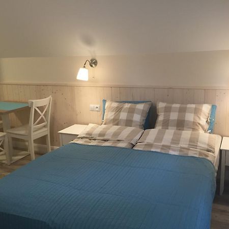 Przystan Na Granicy Appartement Unieście Buitenkant foto