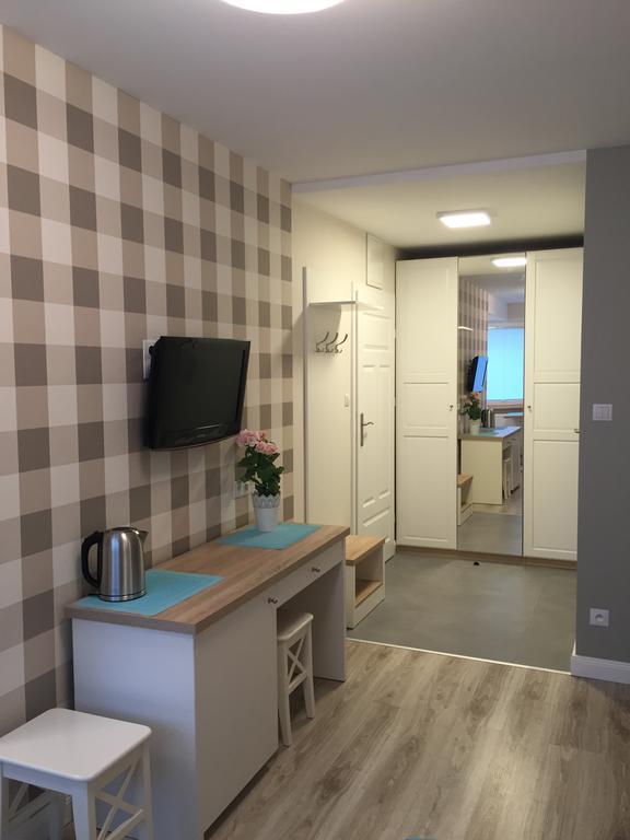 Przystan Na Granicy Appartement Unieście Buitenkant foto